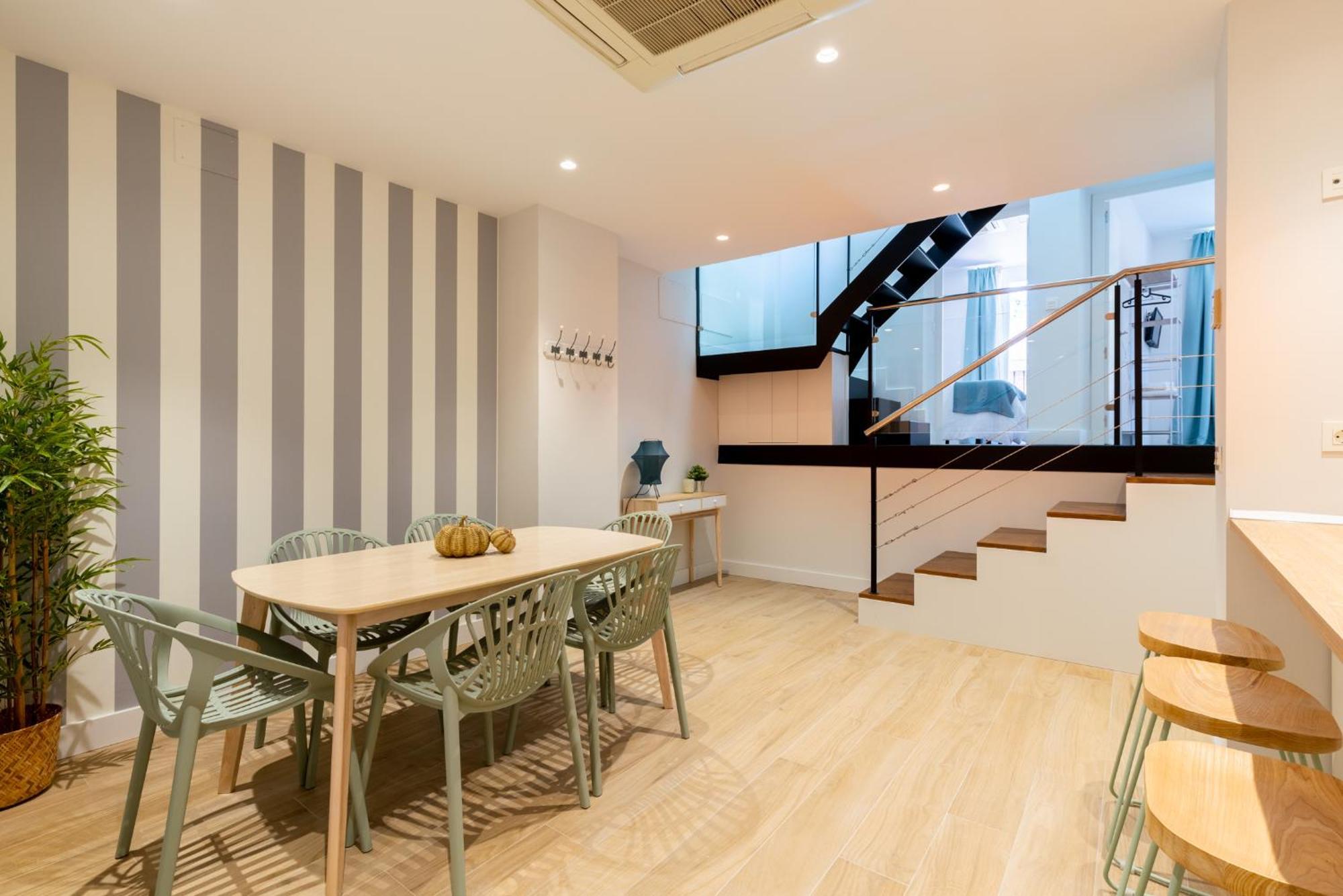 Santa Barbara Central Suites, Sevilla, Seville